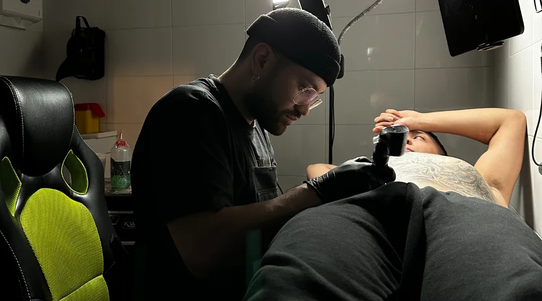 Tatuando